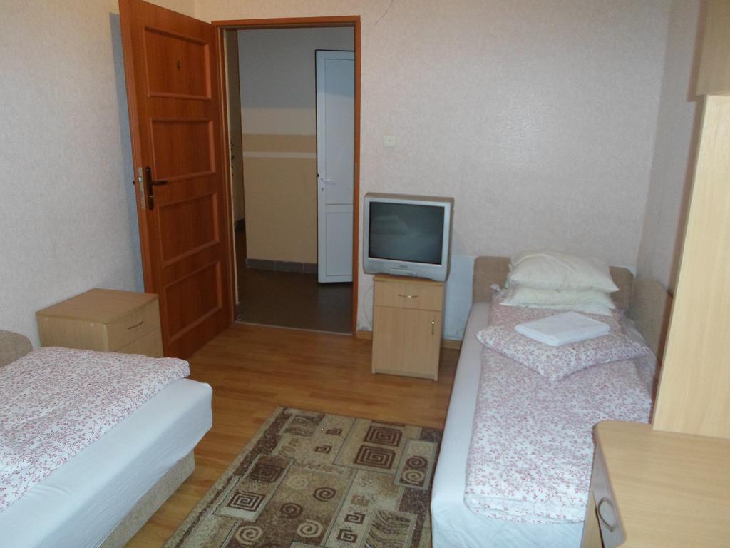 Piroshka Hotel Berehove  Esterno foto